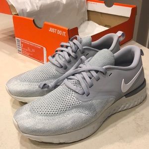 Nike Odyssey React 2 Flyknit M(7)/W(8) Grey/White